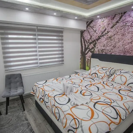 Lux 2 Апартаменты *