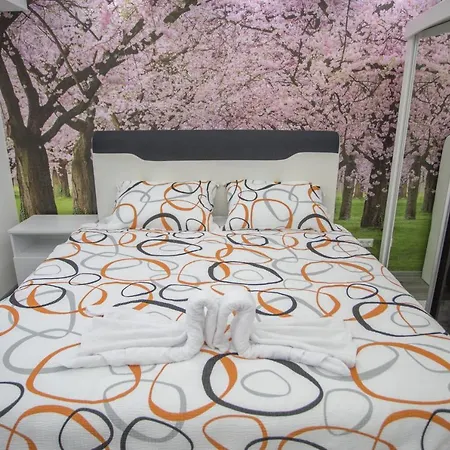 Lux 2 Апартаменты Тузла