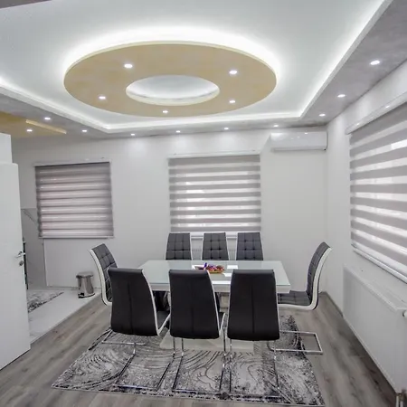 Lux 2 Apartment